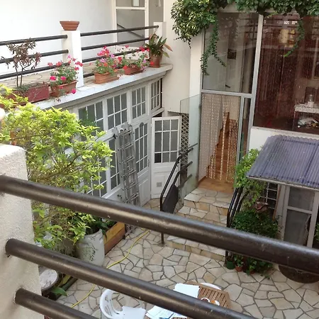 Maison Notre Dame De La Treille لورد